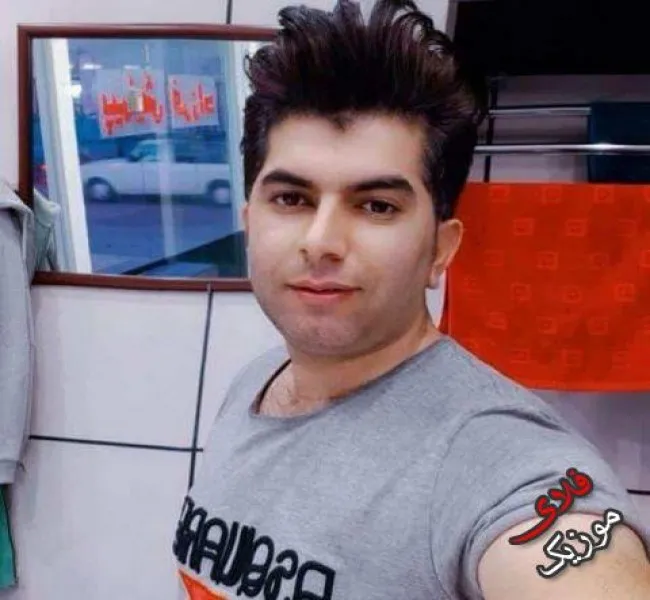 دانلود آهنگ گولمییمین بهانه سی نغمه لرین ترانه سی علی رزاقی دانلود آهنگ گولمییمین بهانه سی نغمه لرین ترانه سی علی رزاقی